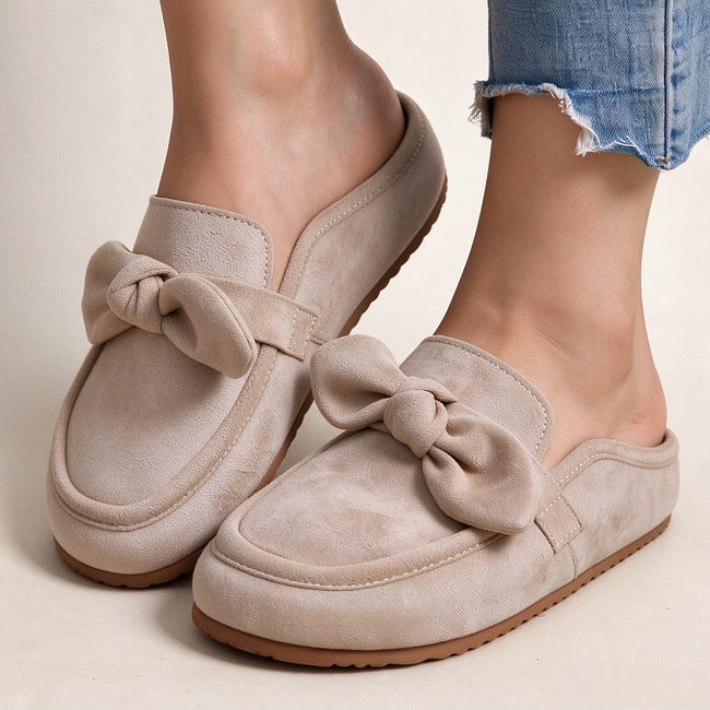 Νερίσσα - Ballerinas mit Satinblüten-Detail