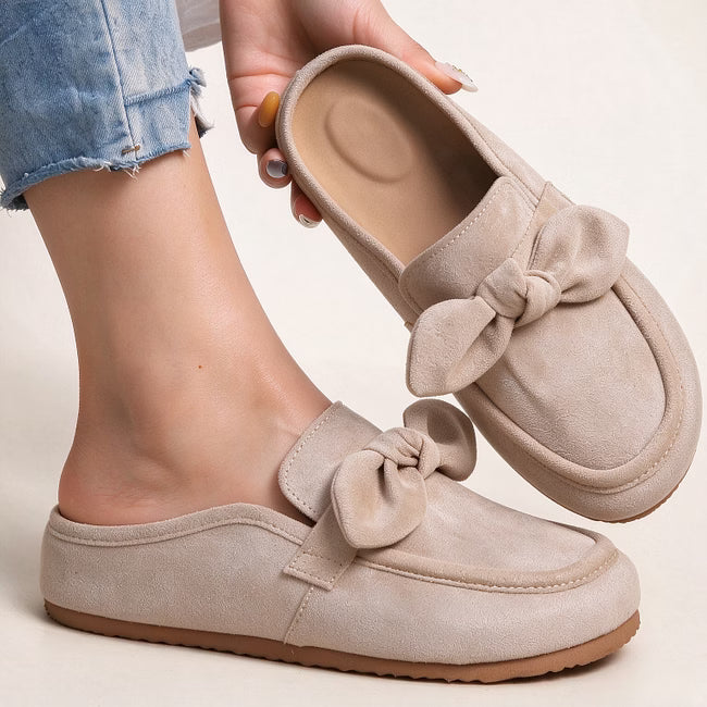 Νερίσσα - Ballerinas mit Satinblüten-Detail