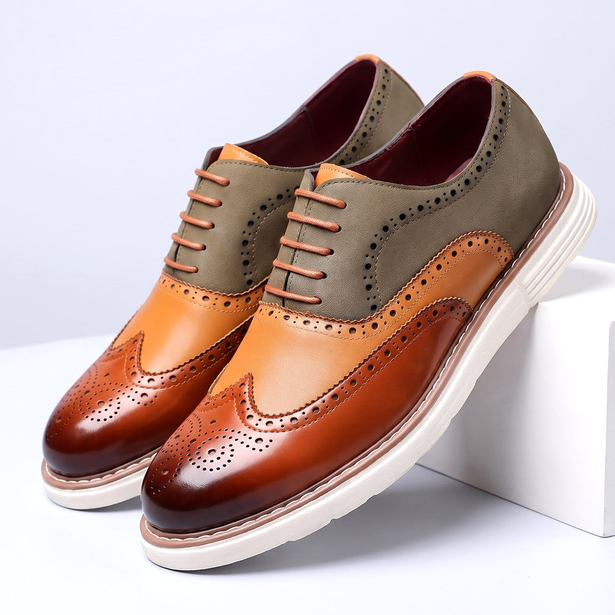 Adwin - Glänzende zweifarbige Oxford-Schuhe