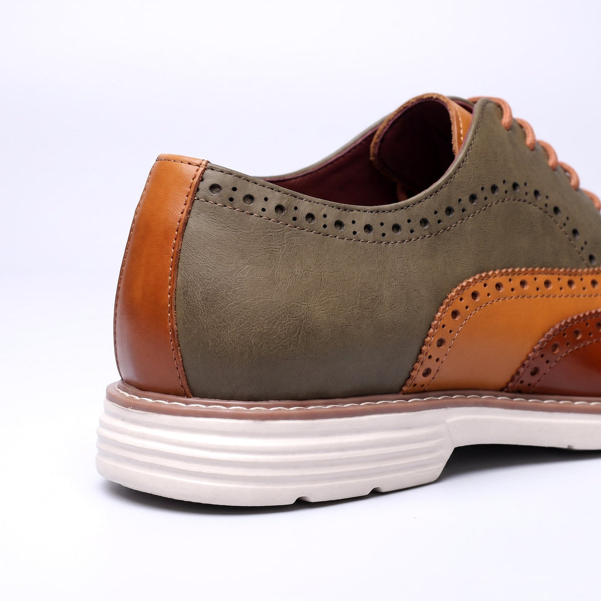 Adwin - Glänzende zweifarbige Oxford-Schuhe